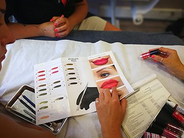 Maquillage bouche à Bordeaux